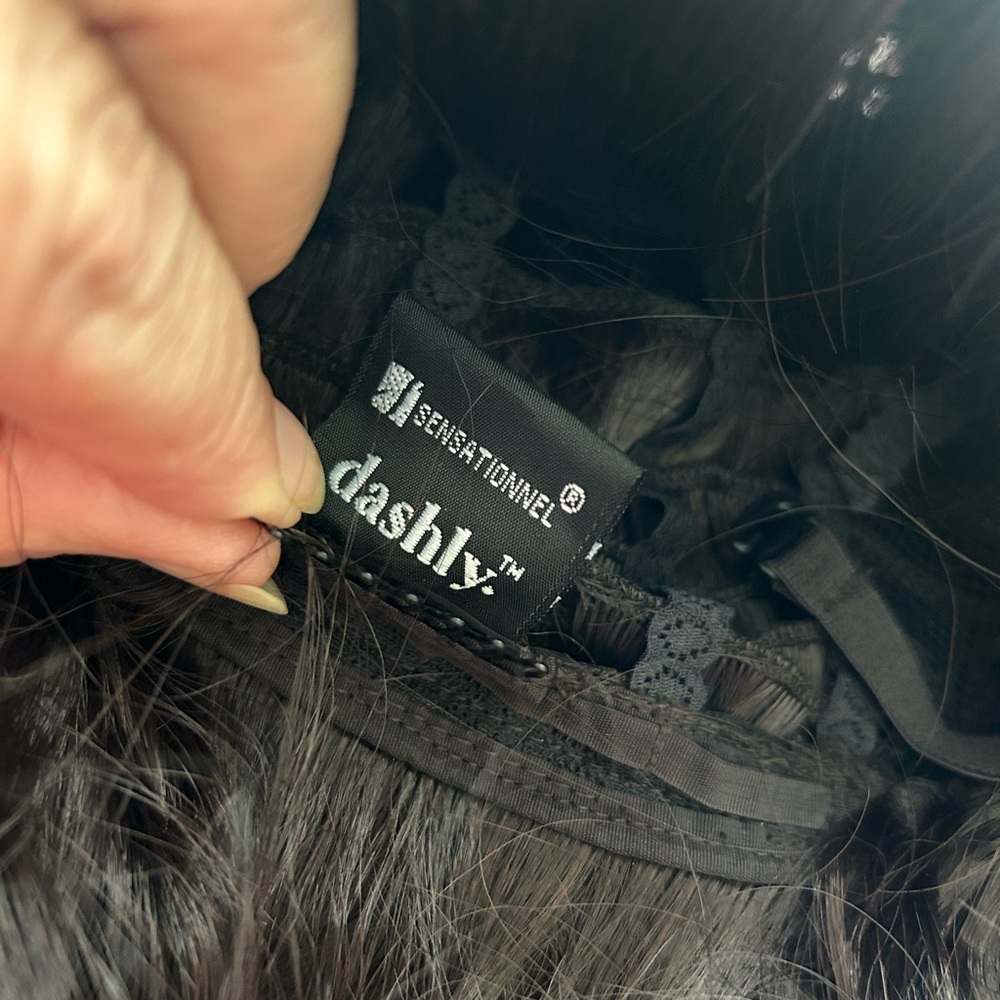 Elegant Black Wavy Hair Wig - Picture 4 of 9